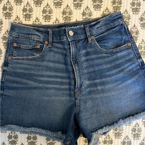 American Eagle Outfitters Highest Rise 90’s Boyfriend Shorts